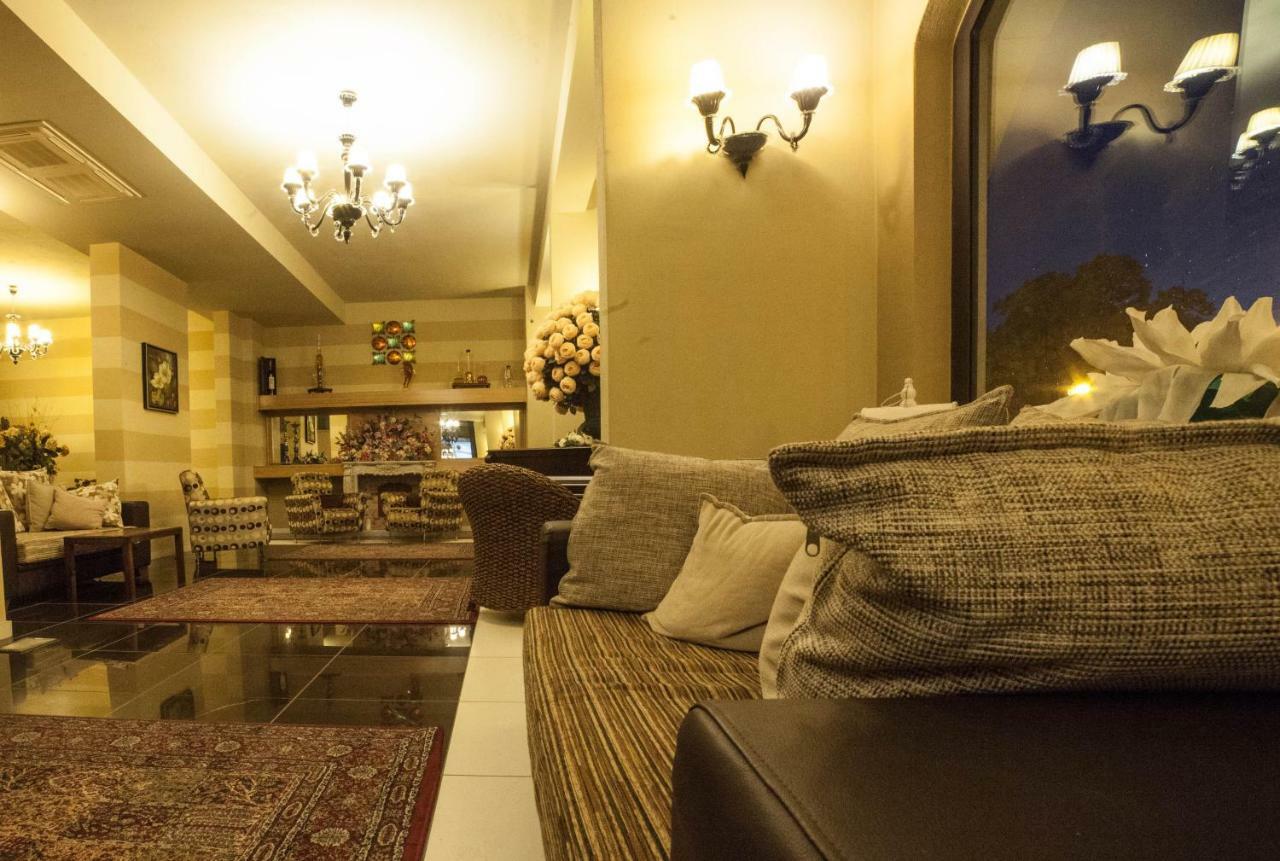 Roccamonfina Palace Hotel Zewnętrze zdjęcie