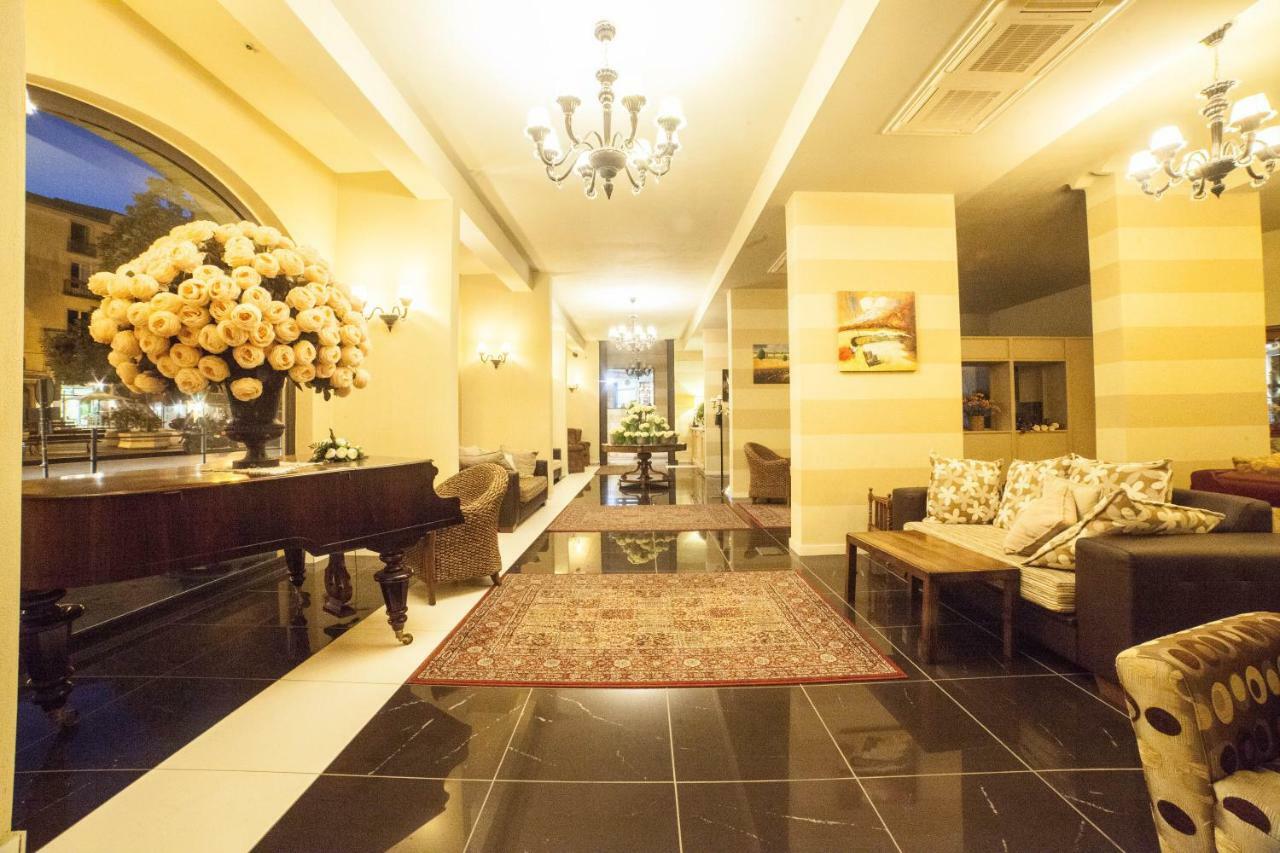 Roccamonfina Palace Hotel Zewnętrze zdjęcie